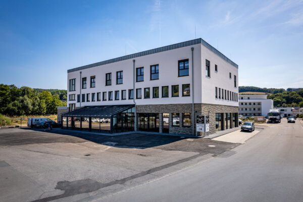 1023 interpanel ref overath2022 600x400 - Sanierung im Bestand mit Büro, Pflege und Restaurant in Overath