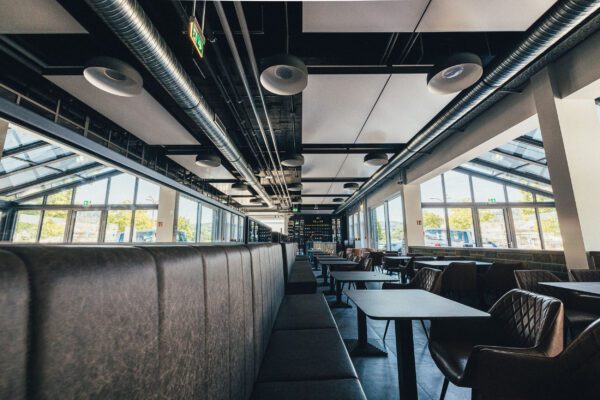 2611 interpanel ref overath2022 600x400 - Sanierung im Bestand mit Büro, Pflege und Restaurant in Overath
