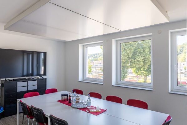 2714 interpanel ref overath2022 HDR 600x400 - Sanierung im Bestand mit Büro, Pflege und Restaurant in Overath