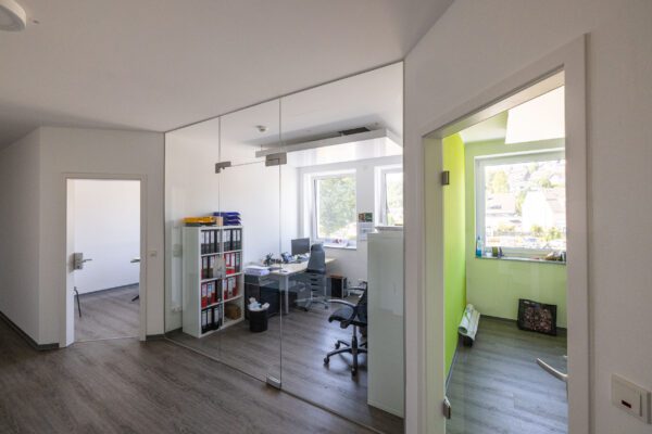 2749 interpanel ref overath2022 HDR 600x400 - Sanierung im Bestand mit Büro, Pflege und Restaurant in Overath