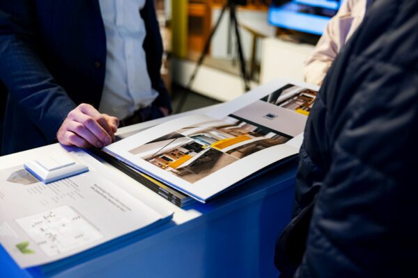 Aktuelles interpanel Light Building 2024 0006 600x400 - Aktuelles