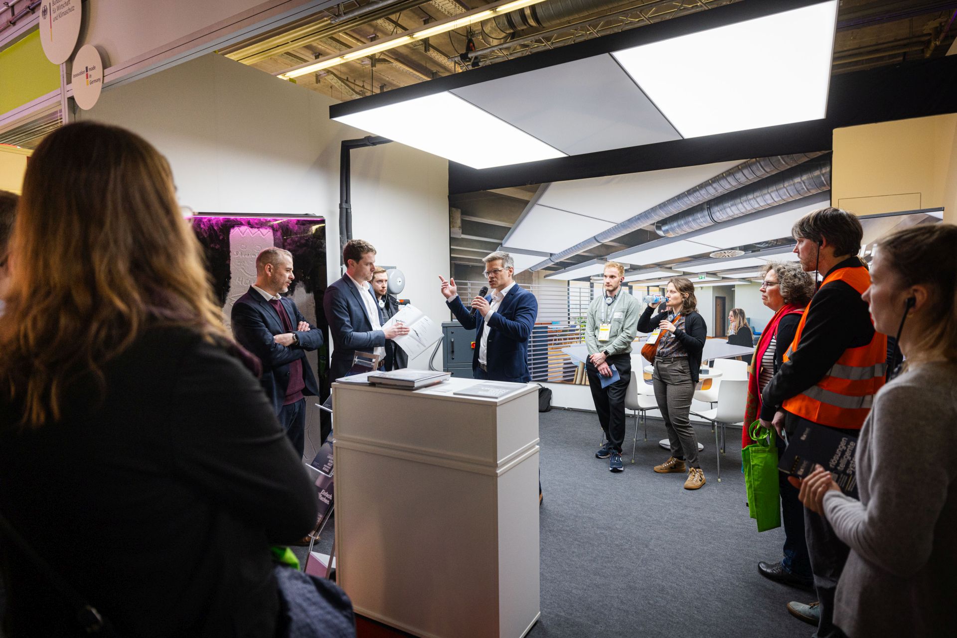 interpanel setzt Maßstäbe auf der Light & Building 2024: Der Rückblick interpanel Light Building 2024 0026 - interpanel setzt Maßstäbe auf der Light & Building 2024: Der Rückblick