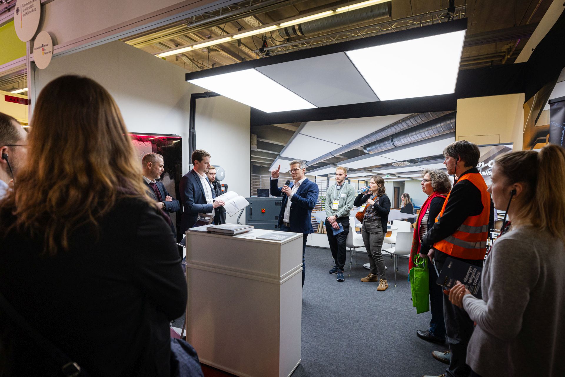 interpanel setzt Maßstäbe auf der Light & Building 2024: Der Rückblick interpanel Light Building 2024 0027 - interpanel setzt Maßstäbe auf der Light & Building 2024: Der Rückblick