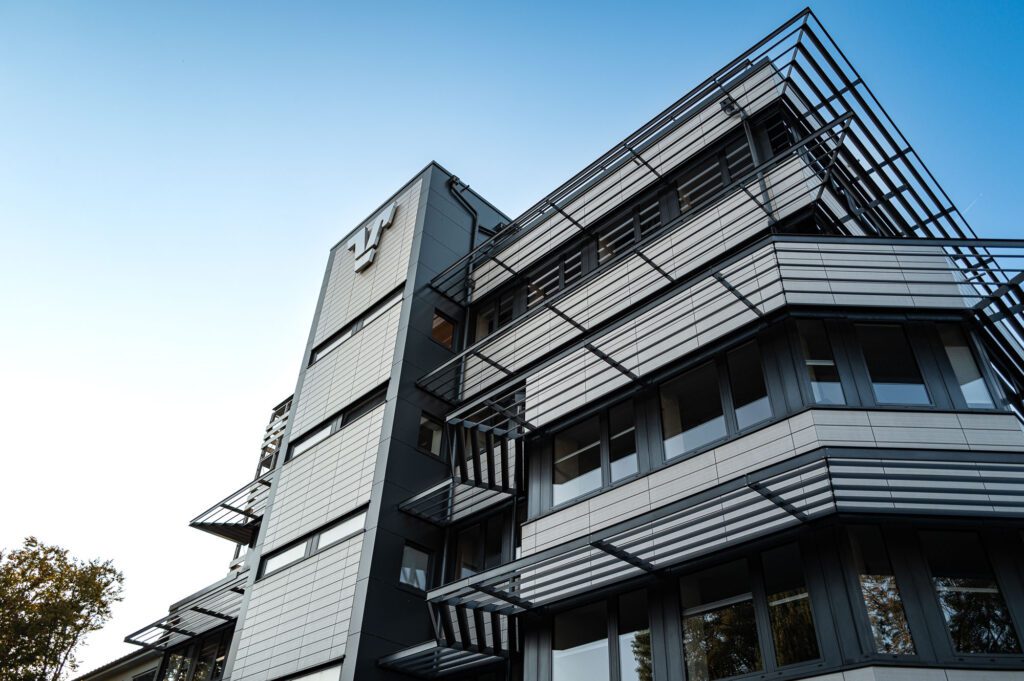 Klimaleuchte VR Bank Coburg interpanel 0032 1024x681 - Klimaleuchte