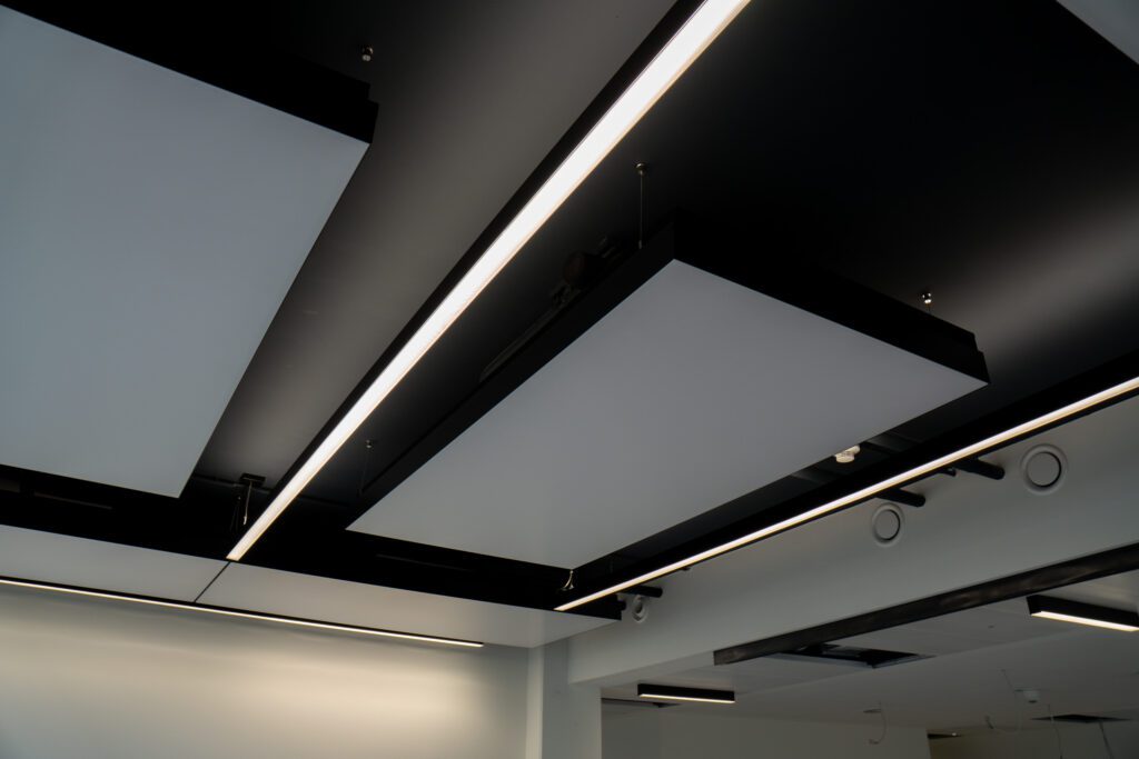 interpanel Friedrichscarree 22 1024x683 - Stuttgart Zentrum Friedrichscarré - einzigartige Kühlsegel für nachhaltige Büros