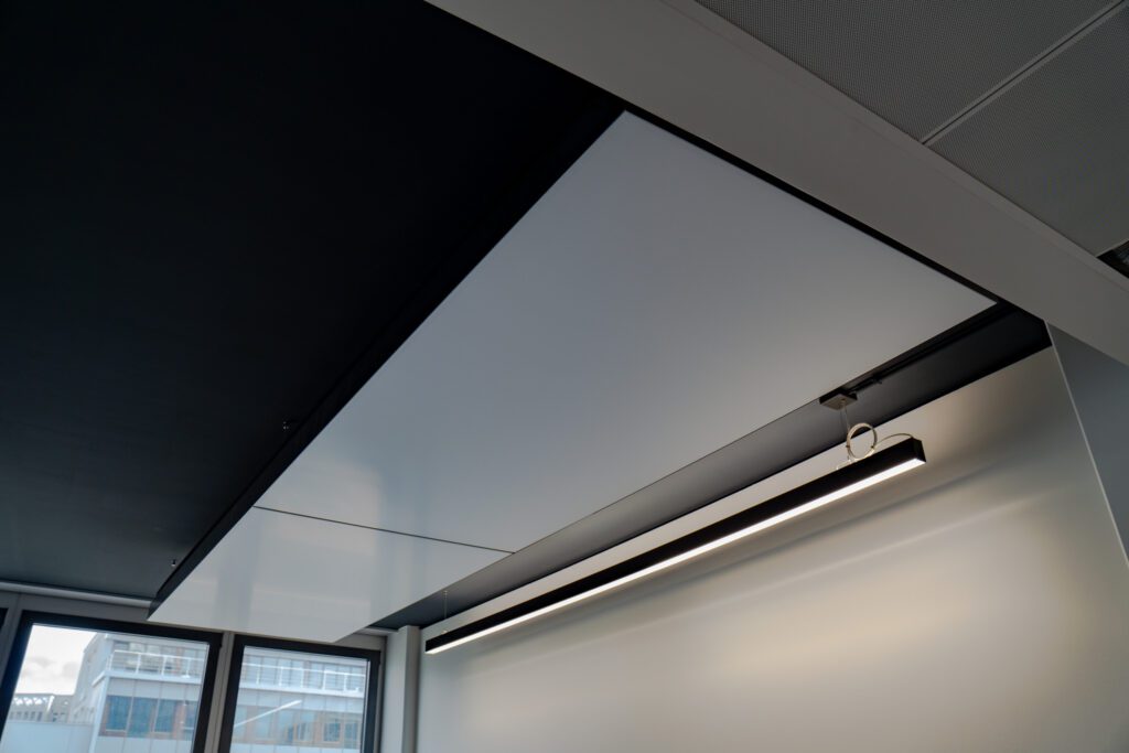 interpanel Friedrichscarree 9 1024x683 - Stuttgart Zentrum Friedrichscarré - einzigartige Kühlsegel für nachhaltige Büros